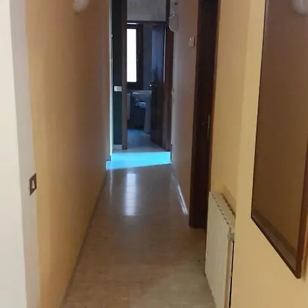 Two Steps From Rialto Bridge Guest house