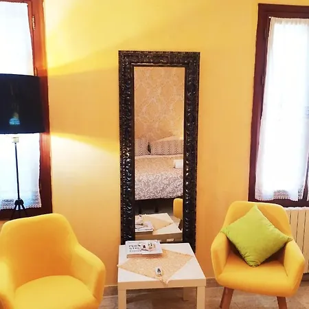 Two Steps From Rialto Bridge * 베니스