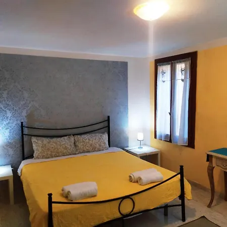 Two Steps From Rialto Bridge * 베니스