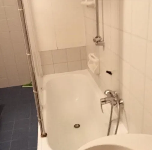 Two Steps From Rialto Bridge