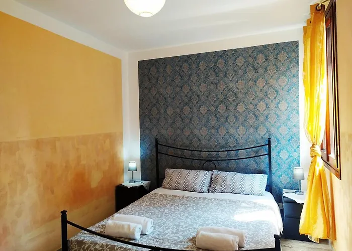 Two Steps From Rialto Bridge * Venise