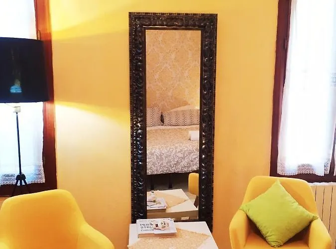 Two Steps From Rialto Bridge * Venise