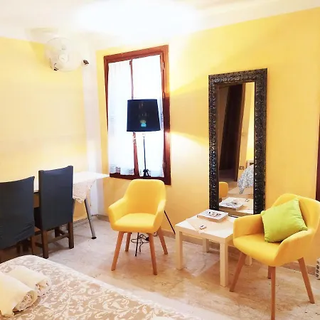 Casa de hóspedes Two Steps From Rialto Bridge Veneza