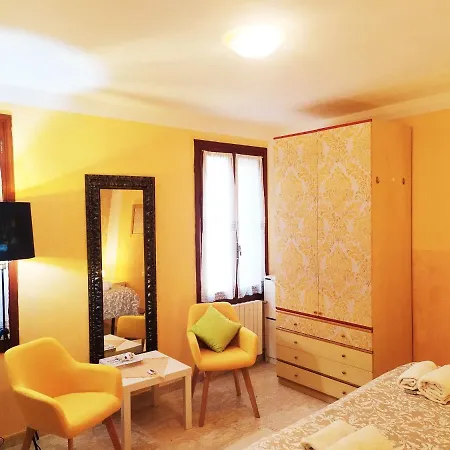 Two Steps From Rialto Bridge Casa de hóspedes Veneza